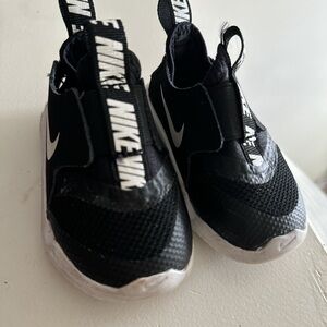 Nike toddler trainers